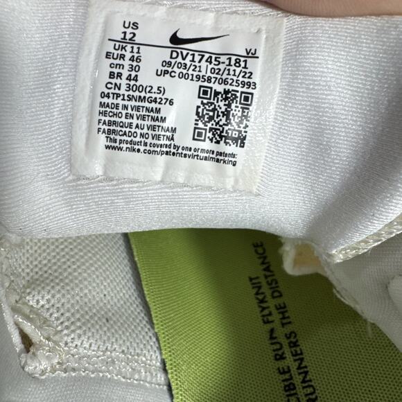 Nike ZoomX Invincible Run Flyknit 2 Men’s Size 12 White Sneakers Shoe DV1745-181 main image 10